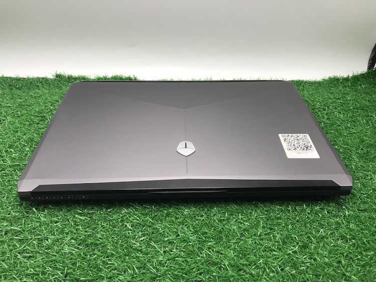 二手95新以上 游戏本 TR 雷神 ST Pro 8G显存 I7-7700 笔记本电脑